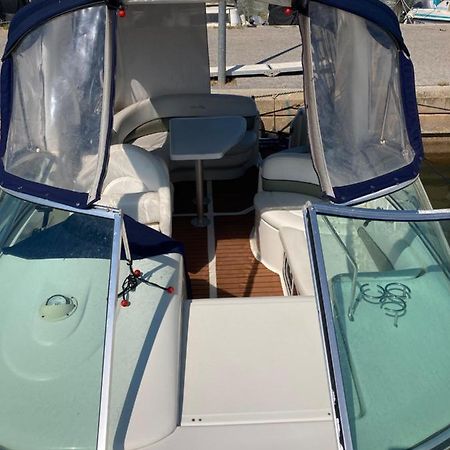 Hebergement Insolite Sur Un Bateau A Quai Hotel Ла Лонд-ле-Мор Екстериор снимка